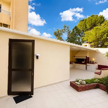 Moder Nr15 Limassol